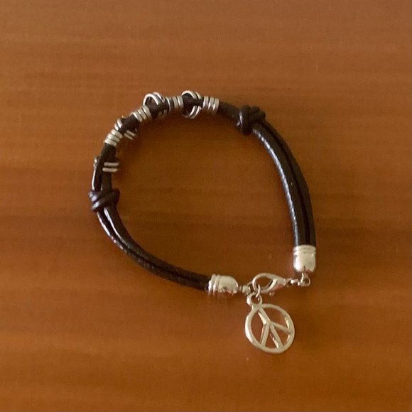 Leather and Silver Metal 70s Rocker Cuff Bracelet - Picture 3 of 3